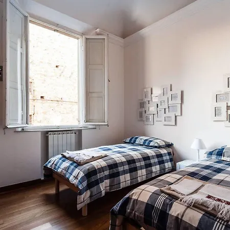 Inner City Apartment Pisa
